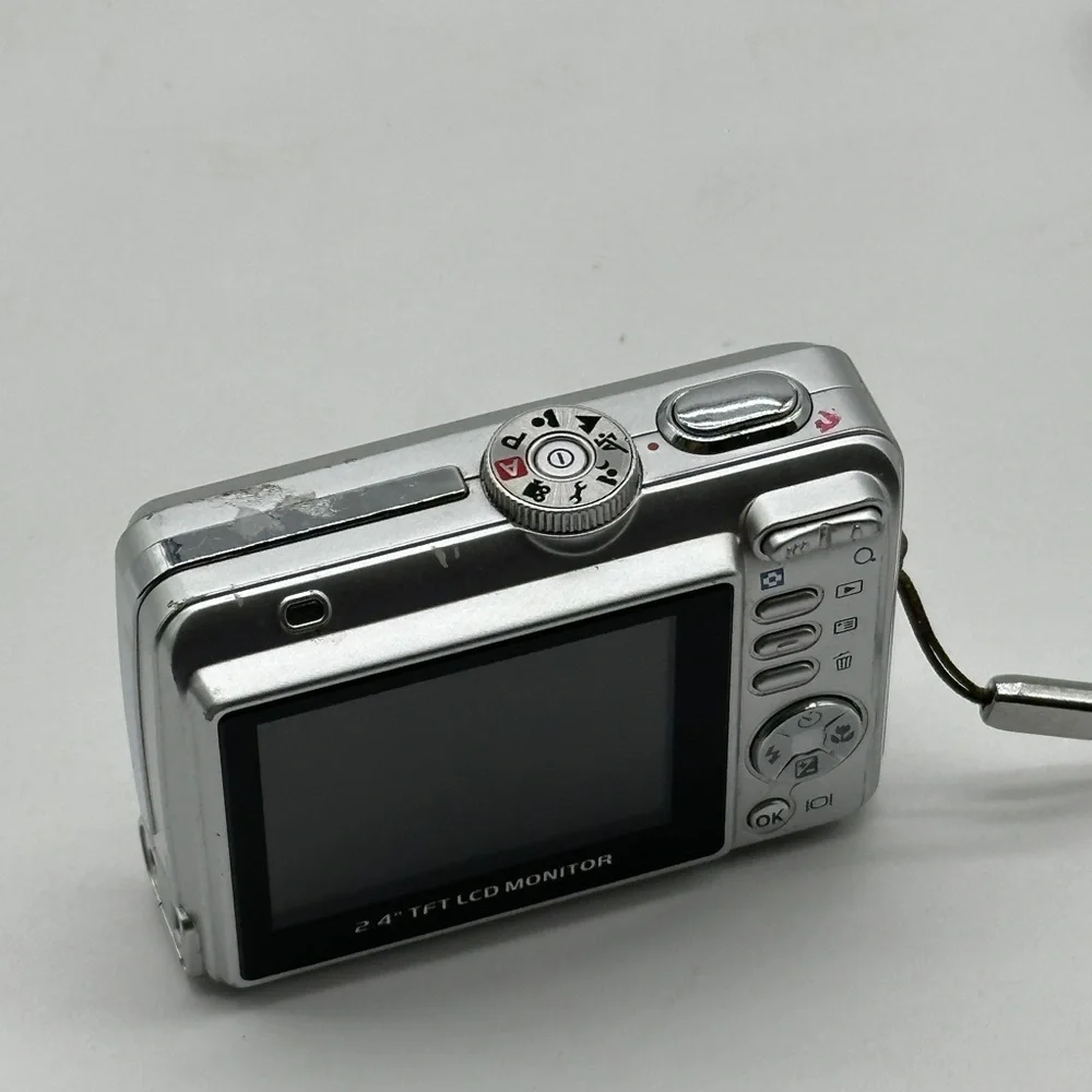 Vivitar Vivicam 5388 5MP Digital Camera Silver 3x‎ Zoom for parts
